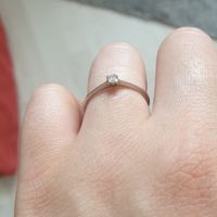 E ora mostraci una foto del tuo anello di fidanzamento! - 1