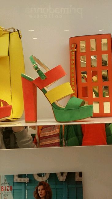 Inaspettatamente scarpe... - 1