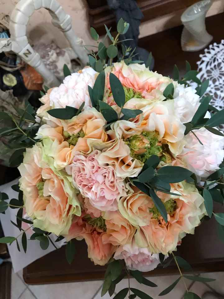 Il tuo bouquet nuziale: fiori bianchi o colorati? / Your Bridal Bouquet: Color or White Blooms? - 1