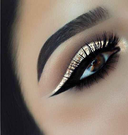  Trucco da diva, rossetto rosso intenso e occhi marcati: fatto! - 1