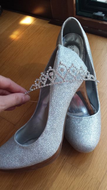 Scarpe e Tiara - 1