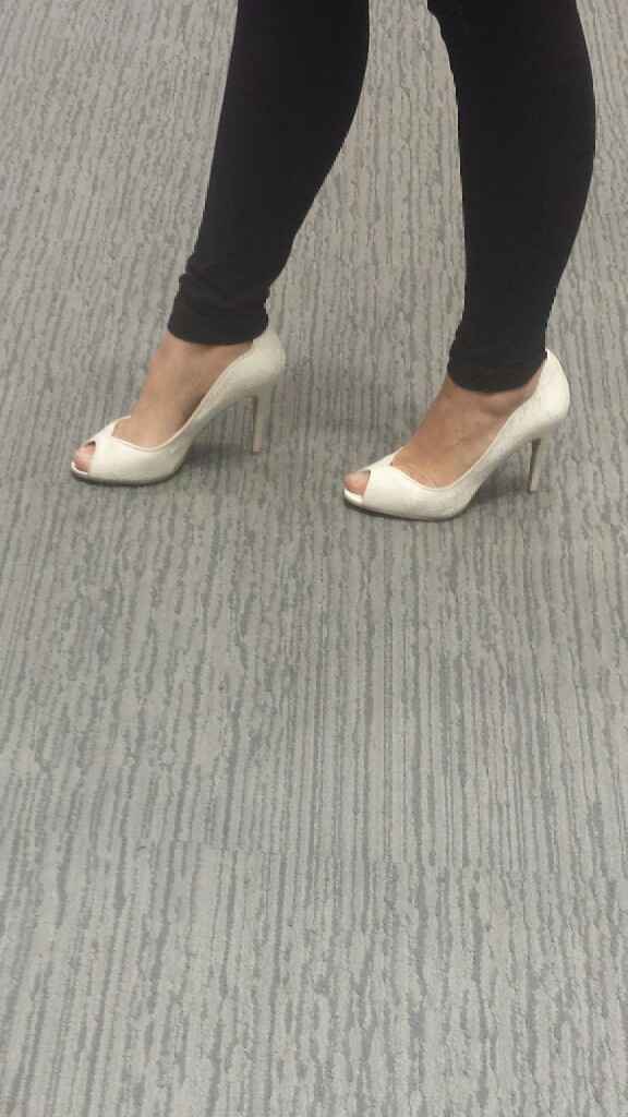  Scarpe e vestito stanno bene insieme? - 1