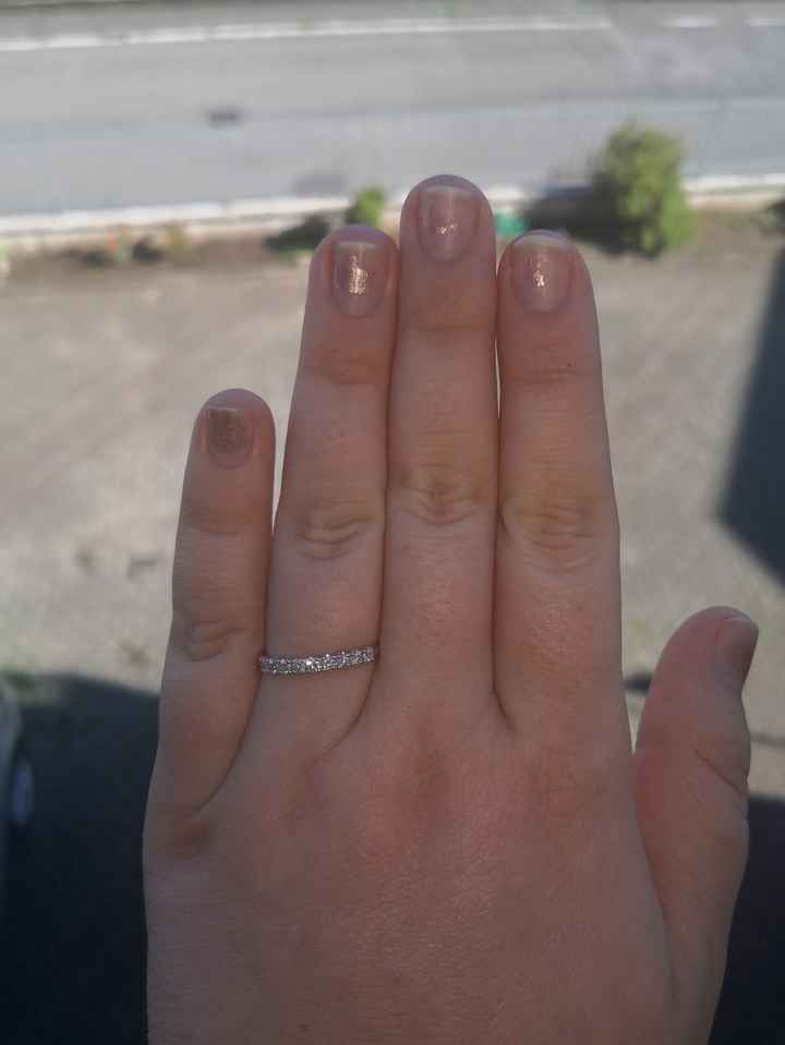 E ora mostraci una foto del tuo anello di fidanzamento! - 1