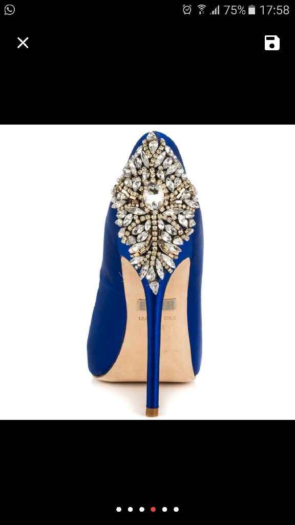 Mi fate vedere le vostre scarpe? - 2