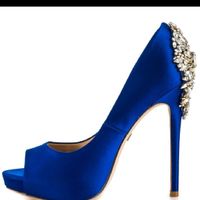 Mi fate vedere le vostre scarpe? - 1