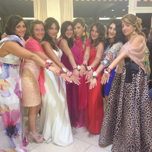 Fiori al polso per chi? - 1