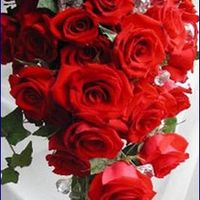 Bouquet a cascata con rose rosse 2