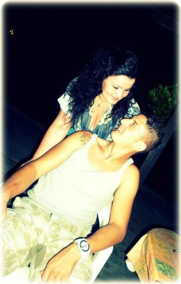 Sondaggio :) chi è il "bello"della coppia?  - 1