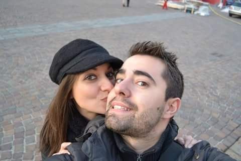 Sondaggio :) chi è il "bello"della coppia?  - 2