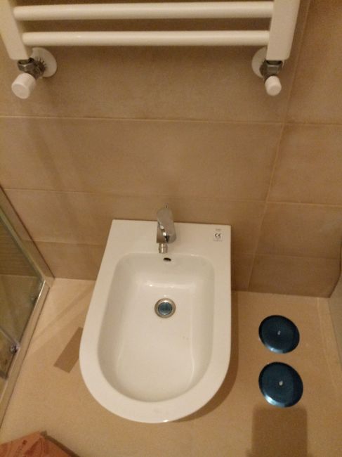 Bagno: termoarredo sul bidet...troppo basso!! 3