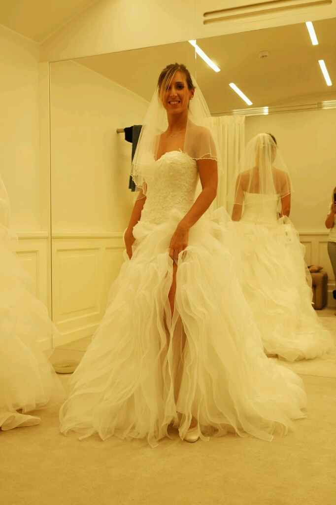 Mi fate vedere i vostri abiti? - 2