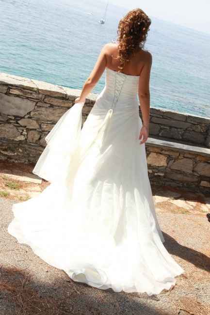 la sposa di schiena