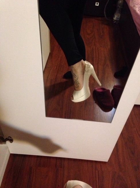 Scarpe sposa....bianche o colorate? mi fate vedere le vostre? - 1