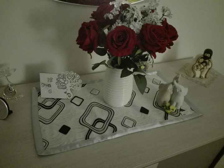 Arredamento moderno e centrini - 1