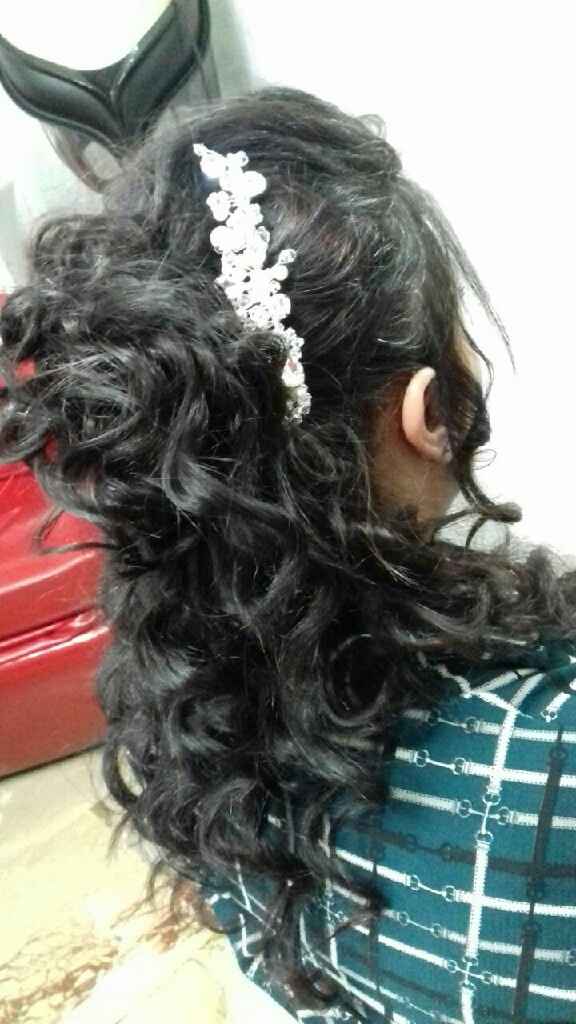 E anche l'acconciatura è fatta... - 1