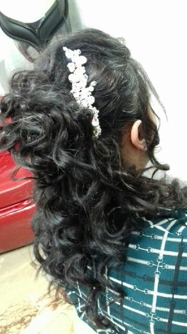 E anche l'acconciatura è fatta... - 1