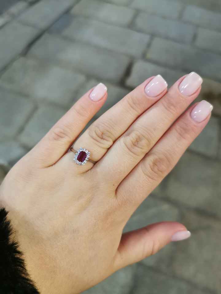 Come è il vostro anello di fidanzamento?? - 1