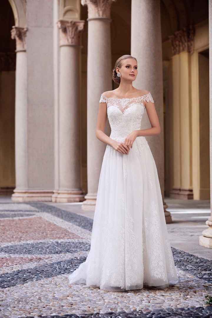 Abito con spalle scoperte di Valentini Spose