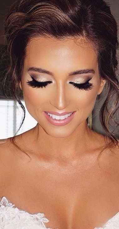 Trucco sposa con ciglia finte