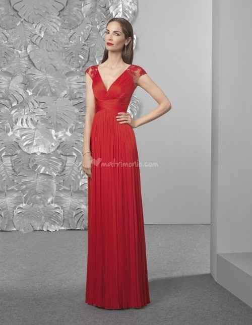 A) Vestito lungo Pronovias 