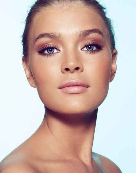 c) Trucco con colori pastello