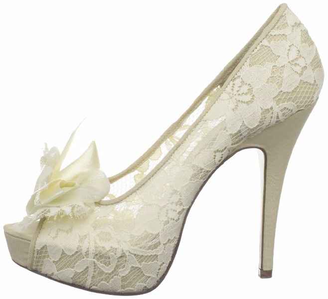 4) Scarpe in Pizzo