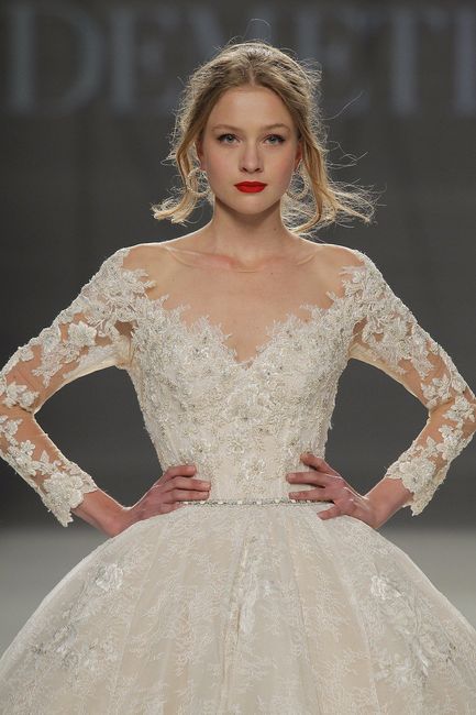 4) Scollo a V Demetrios