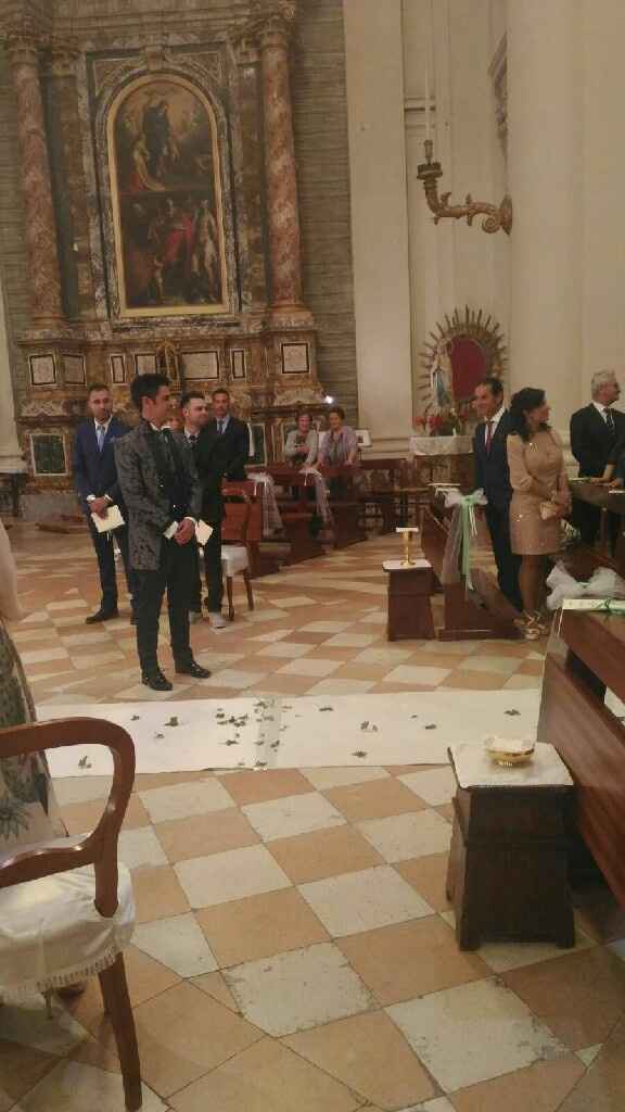 La reazione di Fm quando si arriva in chiesa - 1