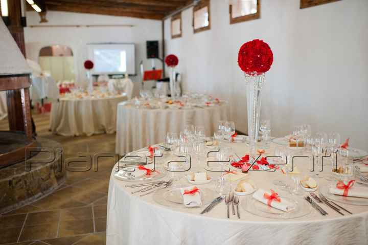 Centrotavola rosso elegante