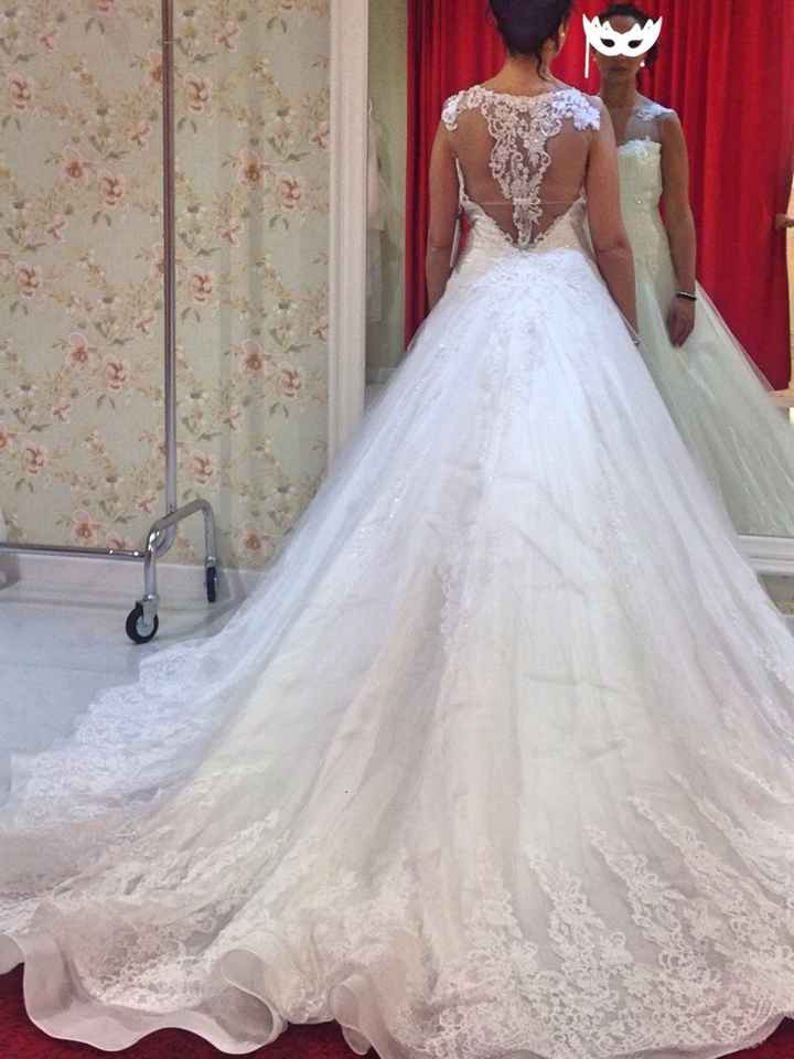 Mi fate vedere i vostri abiti? - 2