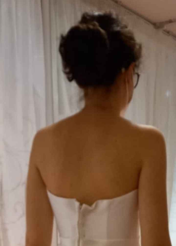 Scollo a cuore e acconciatura - 2