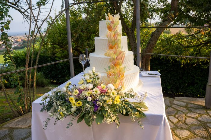 Torta nuziale, com'è e come era la vostra? 5