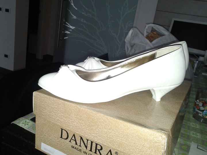 Disperazione uguale scarpe - 1