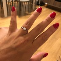 E ora mostraci una foto del tuo anello di fidanzamento! - 1