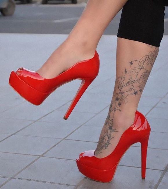 Help scarpe rosse a Brescia - 1
