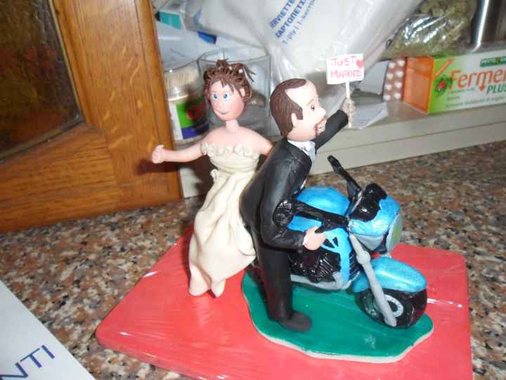 Cake topper 