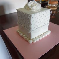 Mini wedding cake