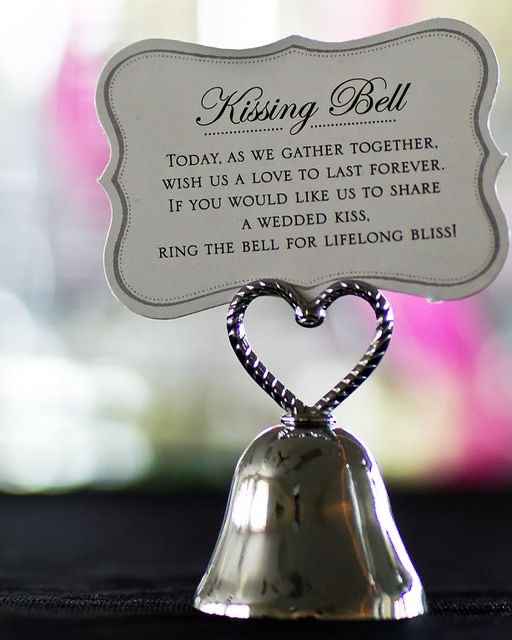 Segnaposto alternativo - Kissing Bells - 1
