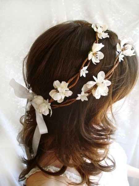 Acconciatura coroncina di fiori