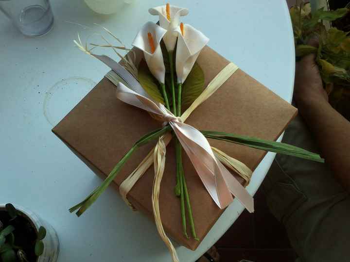 Scatola con fiocco in raso