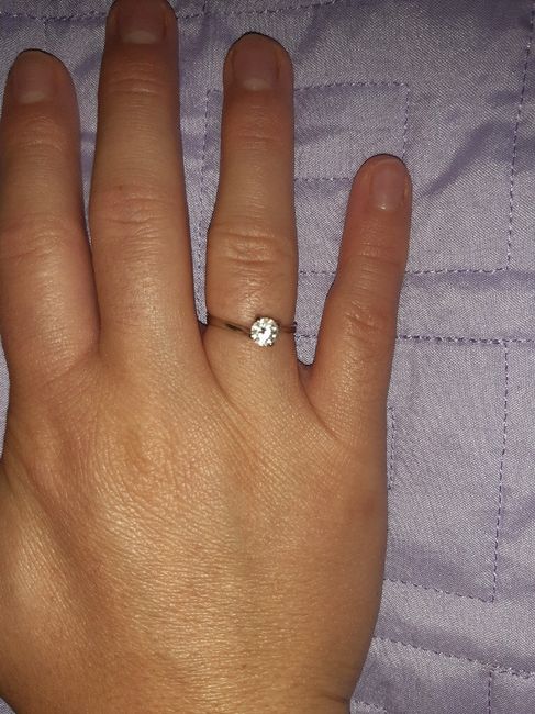 E ora mostraci una foto del tuo anello di fidanzamento! - 1