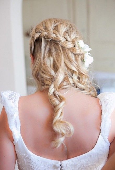 Acconciatura sposa fiori