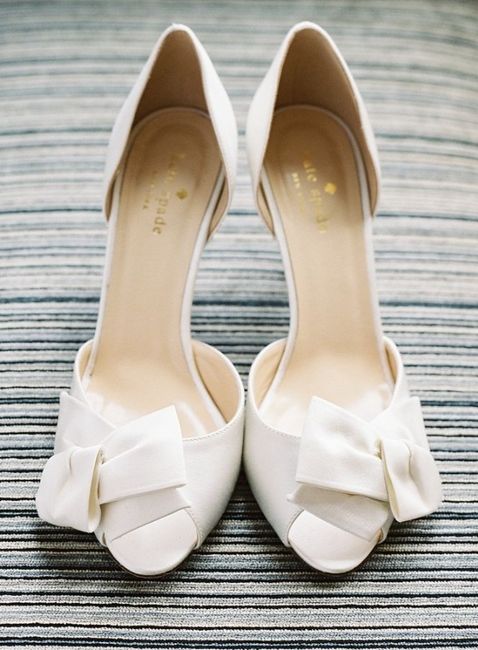 Scarpe bianche in pelle open toe