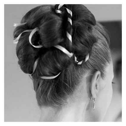 ACCONCIATURA CON NASTRI