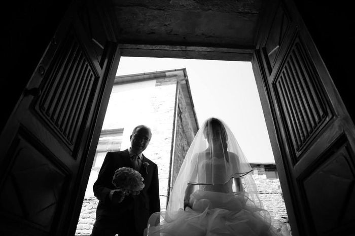 Lo sposo all'entrata in chiesa della sposa  - 1