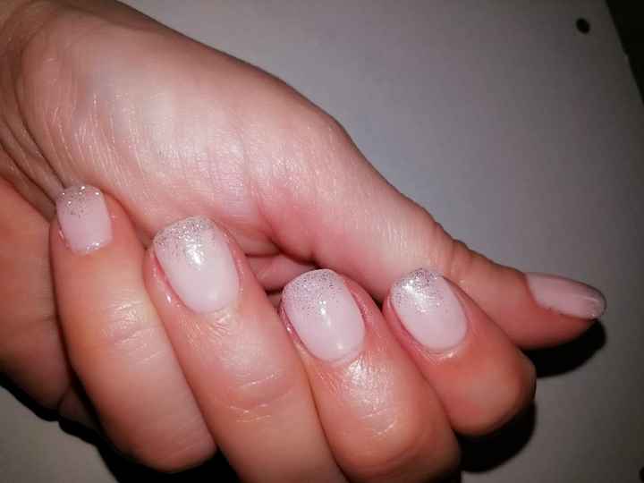 Ultimo bacio da fidanzata.. e unghie. - 48 ore - 2