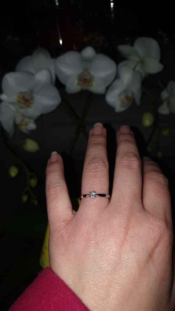 E ora mostraci una foto del tuo anello di fidanzamento! - 1