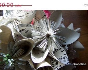 Decorazioni con: spartiti  musicali. - 7