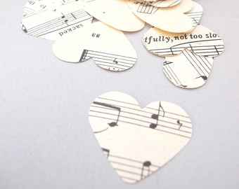 Decorazioni con: spartiti  musicali. - 9