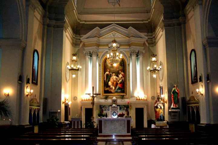 Chiesa vicino al lago di martignano, semplice e con un parroco liberale... - 3